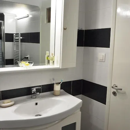 Apartmán Zennova #5 Antigonidon Square