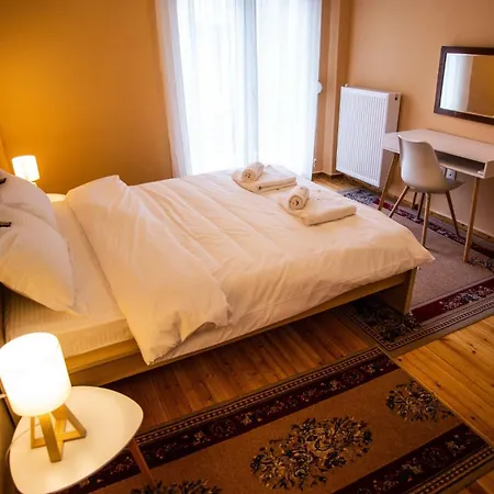 Zennova #5 Antigonidon Square Apartment *