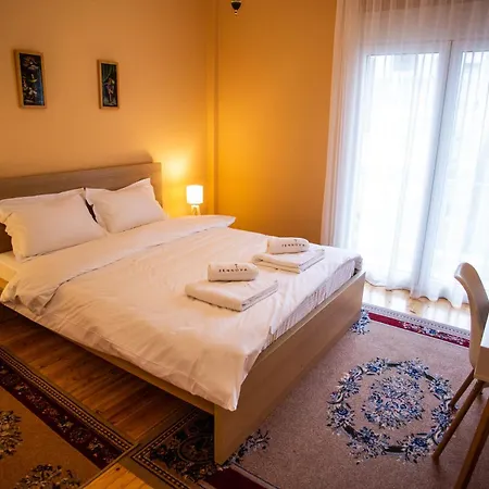 Apartment Zennova #5 Antigonidon Square