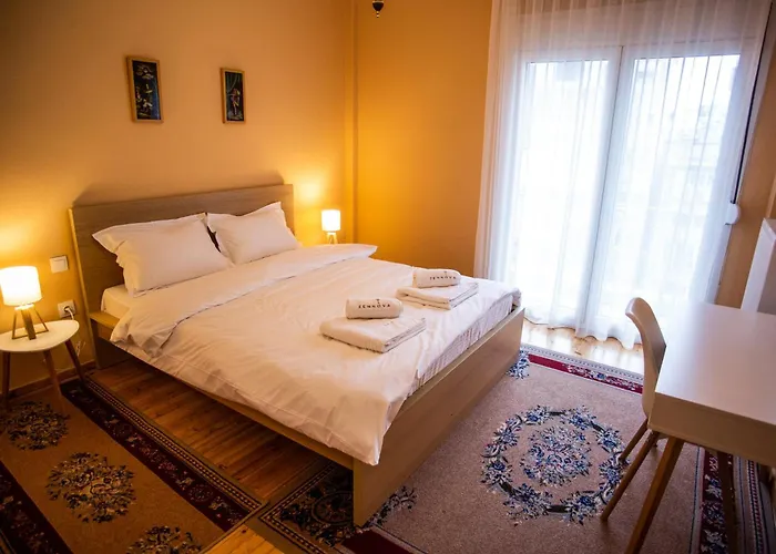 Apartment Zennova #5 Antigonidon Square