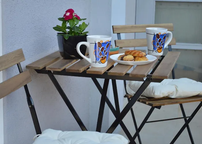 Apartament Zennova #5 Antigonidon Square